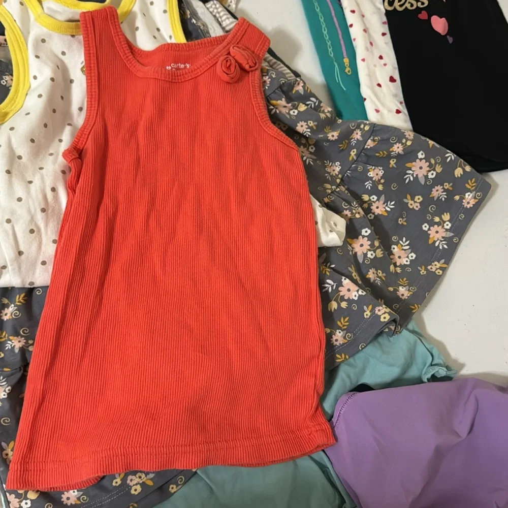 Bundle of a lot of girl shorts and shirts/tank tops 13 pieces - Picture 8 of 12